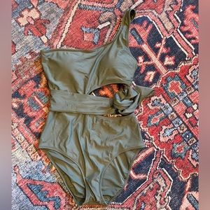 NWT one shoulder one piece swimsuit